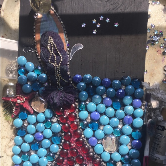 Hand painted shells, beads & real abalone hanging. - Picture 6 of 8